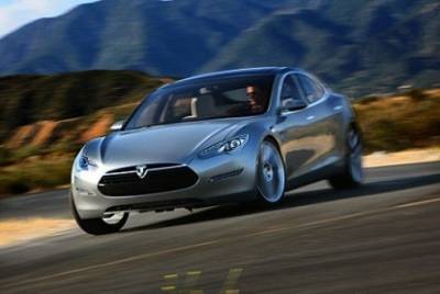 Tesla не выполнила план Илона Маска по реализации 500 тыс. электромобилей