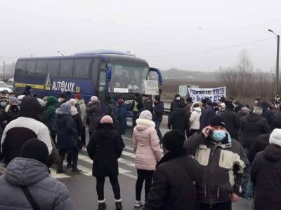 Под Полтавой разъярённые жители перекрыли трассу Киев-Харьков