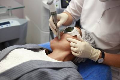 Скидки до 40% на косметологию подарит «Академия здоровья» в январе