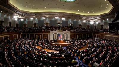 Женская форма слова «аминь» вызвала скандал в Конгрессе США