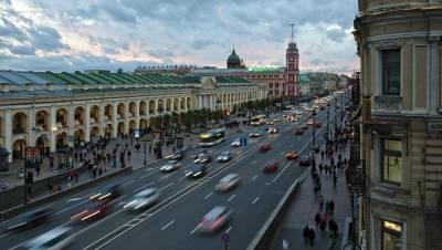 Гребень антициклона снизил вероятность осадков в Петербурге