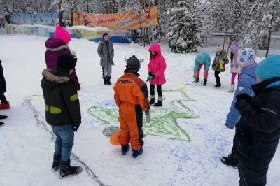 Более пяти тысяч детей отдыхают на новогодних каникулах в лагерях Ленобласти