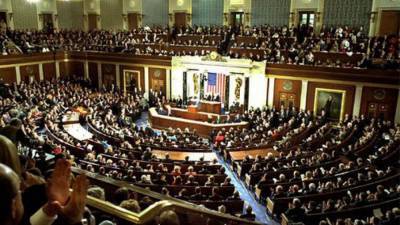Женская форма слова "аминь" вызвала возмущение в Конгрессе США