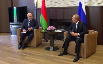 Эксперт: Лукашенко чувствует себя сильным благодаря Путину