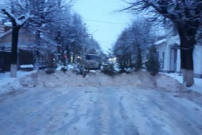 На улицах Шуи появились снежные баррикады