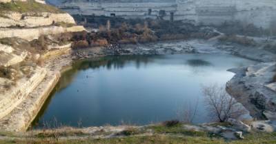 Оккупационные власти в Крыму выкачали почти всю воду из озера в карьере Инкермана