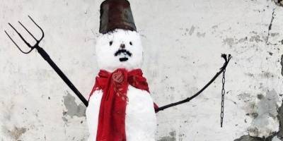 В Беларуси на мужчину составили протокол за слепленного им снеговика, назвав это «митингом»