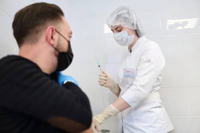Прививку "Спутник V" получили уже более миллиона россиян