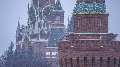 Песков опроверг слухи о «войне» между башнями Кремля