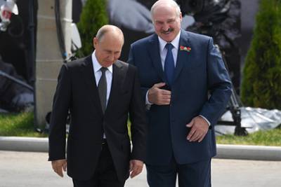 Лукашенко назвал себя «намертво загнанным» в одну команду с Путиным
