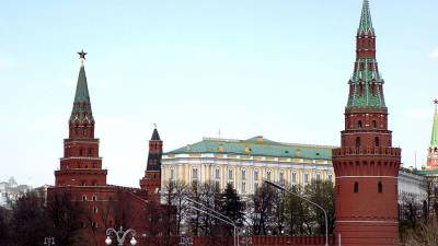 «Серьезные люди не воспринимают это как «привет»: Песков прокомментировал «войну башен Кремля»