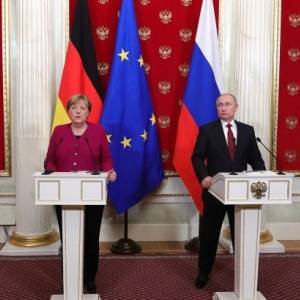 Меркель и Путин обсудили нормандский процесс и минские соглашения