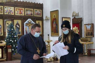 Перед Рождеством в украинских церквях усилили проверку пожарной безопасности