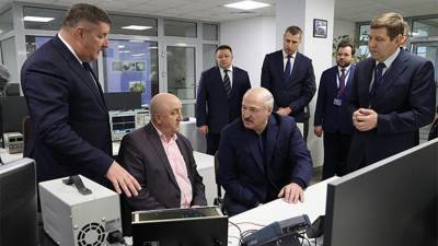 Лукашенко назвал белорусских оппозиционеров своими людьми