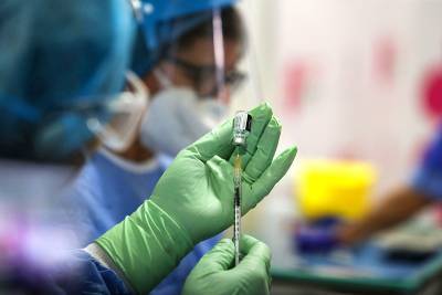 Германия столкнулась с дефицитом вакцины от коронавируса