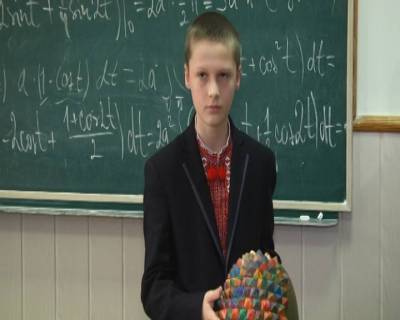 Украинский школьник изобрел непробиваемую каску для военных