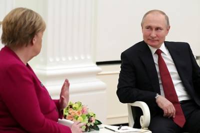 Путин и Меркель обсудили совместное изготовление вакцин против COVID-19