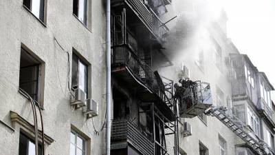 В МЧС заявили о неэффективности воды при тушении пожаров в квартирах