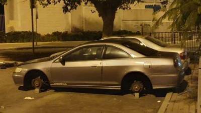 Призраки на парковках: израильтяне не могут избавиться от старых машин