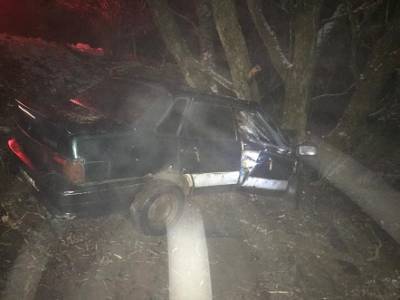 Водитель не справился с управлением и пострадал на скользкой дороге в Смоленской области