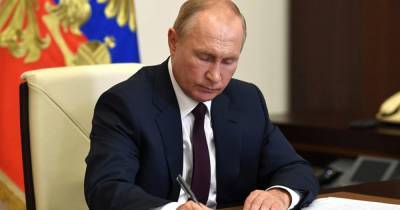 Путин поручил доложить об отладке механизма индексации пенсий
