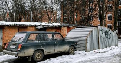 В Москве эвакуировали автомобиль с уснувшим в нем водителем