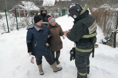 Более 130 профилактических рейдов провели пожарные в садоводствах Ленобласти