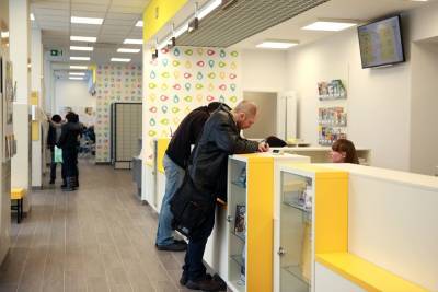 Укрпошта запустила в своих отделениях услугу пополнения банковских карт