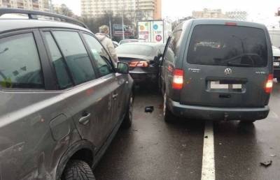 Уснула за рулем: в Минске женщина и врезалась в три автомобиля