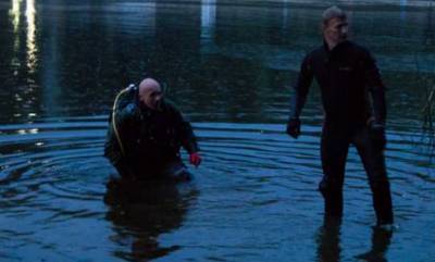 В Киеве произошла трагедия на воде: на поверхности плавало тело человека, детали с места