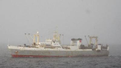 Рыболовное судно в Охотском море подало сигнал бедствия