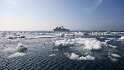 Спасатели выдвинулись на помощь дрейфующему в Охотском море судну с рыбаками