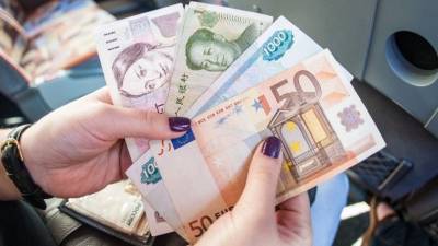 Экономист рассказал, в какой валюте лучше всего хранить сбережения в 2021 году