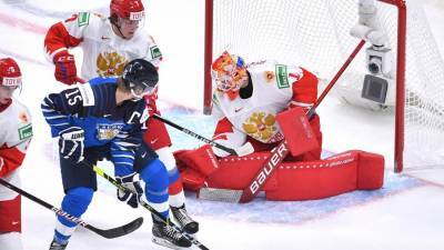 Финляндия вышла вперед в матче против России на молодежном ЧМ по хоккею