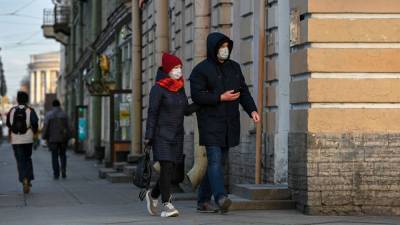 Власти зафиксировали 16 нарушений COVID-ограничений в Петербурге