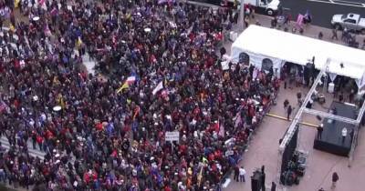 Последняя битва. Тысячи сторонников Трампа собрались в центре Вашингтона (видео)