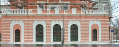 В Москве отреставрировали фасад церкви Апостолов Петра и Павла