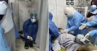 В египетской больнице врачи вручную качали кислород для больных COVID