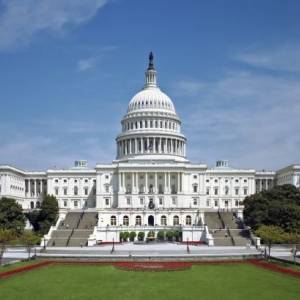 В США анонимы угрожают направить самолет в здание Капитолия в Вашингтоне
