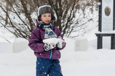 В Петербурге родителям рассказали, как уберечь детей от травм в новогодние праздники