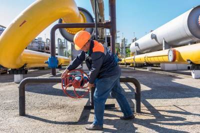 "Газпром" почти на треть сократил транзит газа через Украину