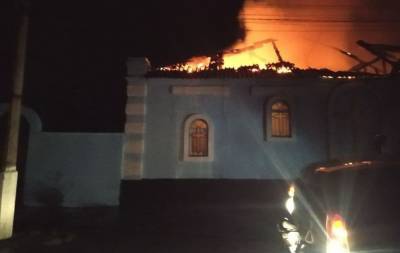 В “ДНР” сгорел храм Василия Великого