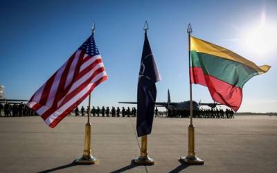 Сейм Литвы постановил требовать постоянного присутствия войск США