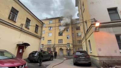 Курение в квартире могло стать причиной пожара в доме на улице Декабристов