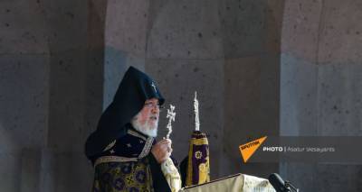 Не подвергать страну опасности и преодолеть кризис – Гарегин II после литургии