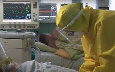 "На время потерял ноги": украинец попал на больничную койку из-за необычного симптома вируса