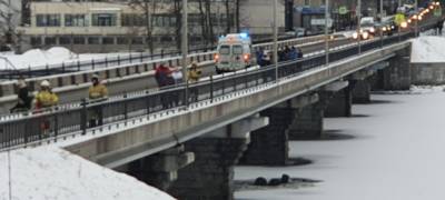 Мужчина провалился под лед на вездеходе в райцентре Карелии - велась спасательная операция (ФОТО)