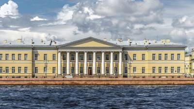 В Петербурге из учреждения РАН пропала часть ценного документа XII века