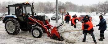 Областной центр завалило снегом – коммунальщики не справляются