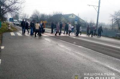 Украинцы вышли на протесты против повышения тарифов на коммуналку